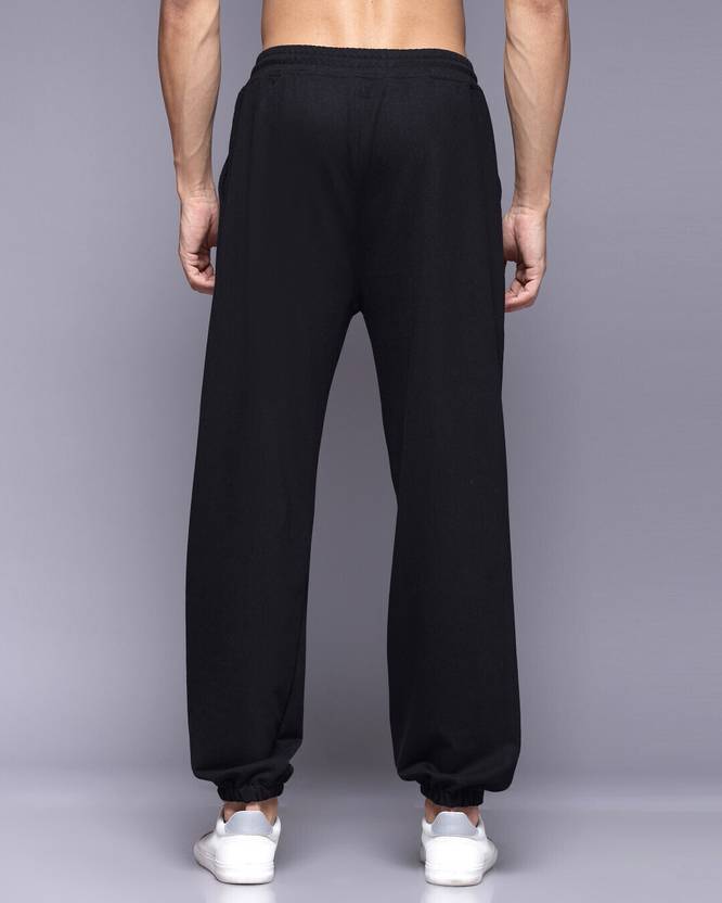 فلاينوف بنطلون جوغر رجالي أسود مطبوع بقصة فضفاضة - Image 2